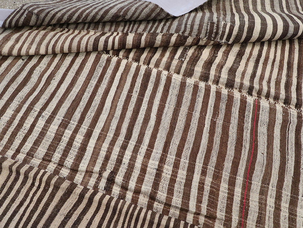 Vintage Persian Flatweave Kilim Room Size Carpet, No.30161 - Staging