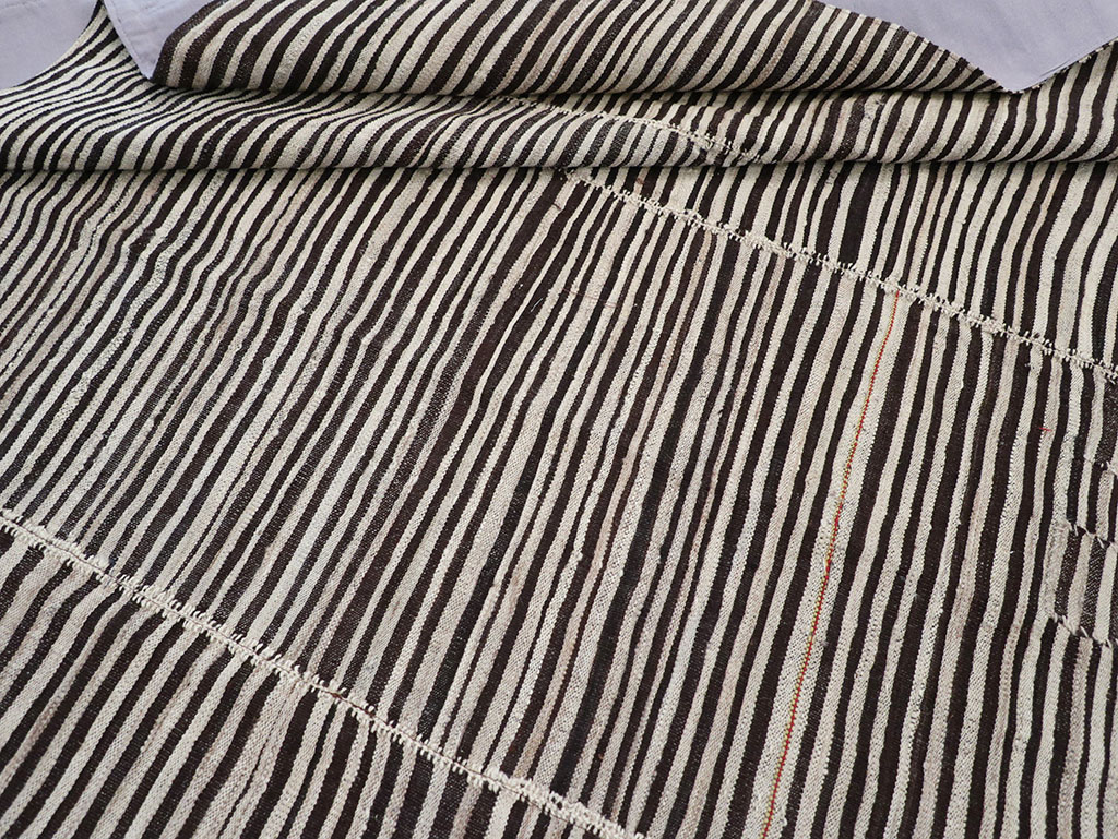 Vintage Persian Flatweave Kilim Accent Carpet, No.30162 - Staging