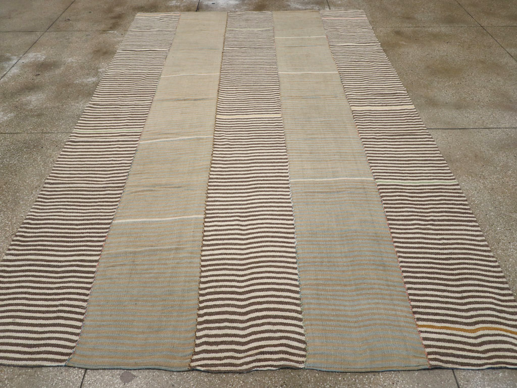 Modern Turkish Flatweave Kilim Room Size Carpet, No.30172 - Staging