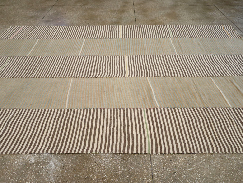 Modern Turkish Flatweave Kilim Room Size Carpet, No.30172 - Staging