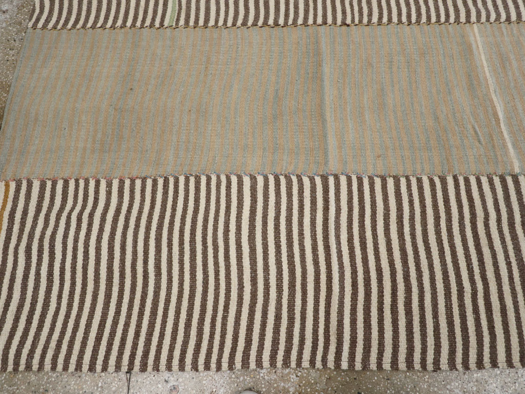 Modern Turkish Flatweave Kilim Room Size Carpet, No.30172 - Staging