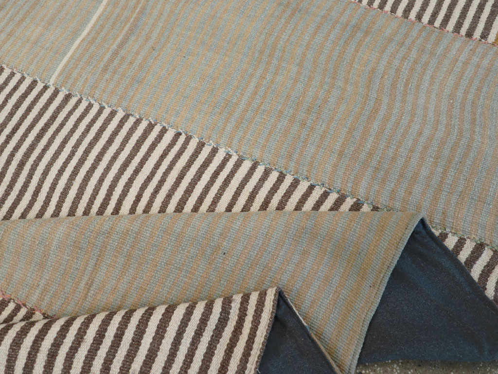 Modern Turkish Flatweave Kilim Room Size Carpet, No.30172 - Staging