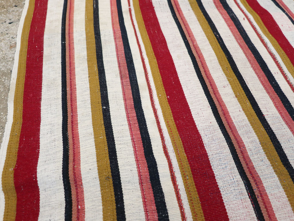 Vintage Turkish Kilim Accent Rug, No.30173 - Staging