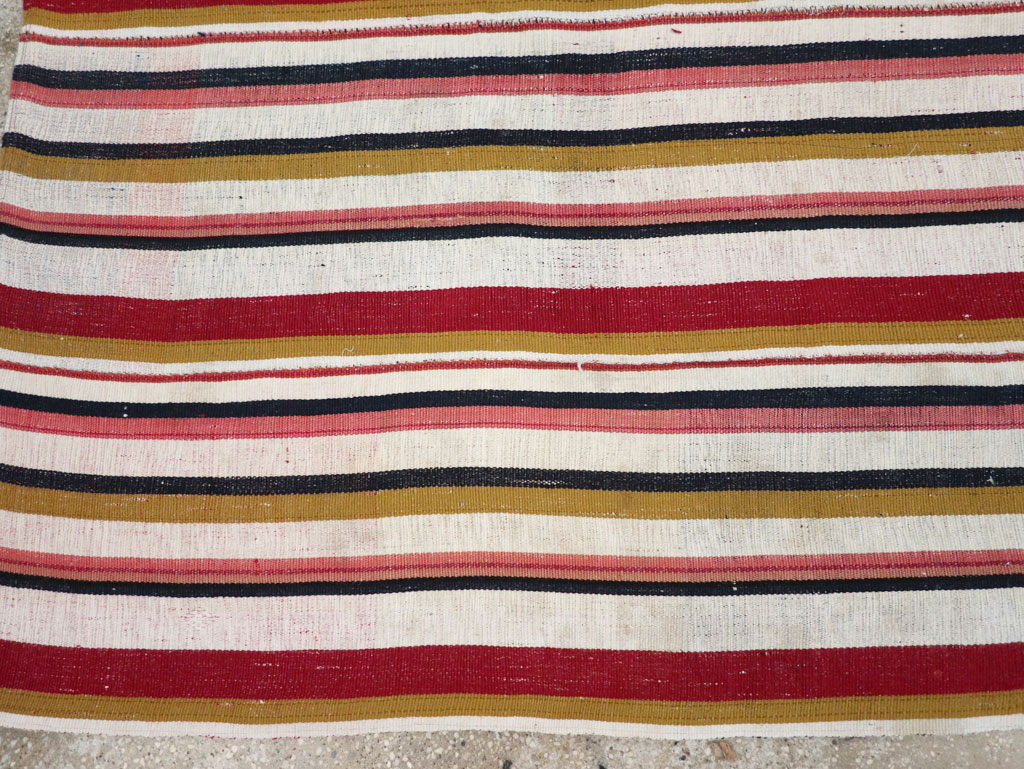 Vintage Turkish Kilim Accent Rug, No.30173 - Staging