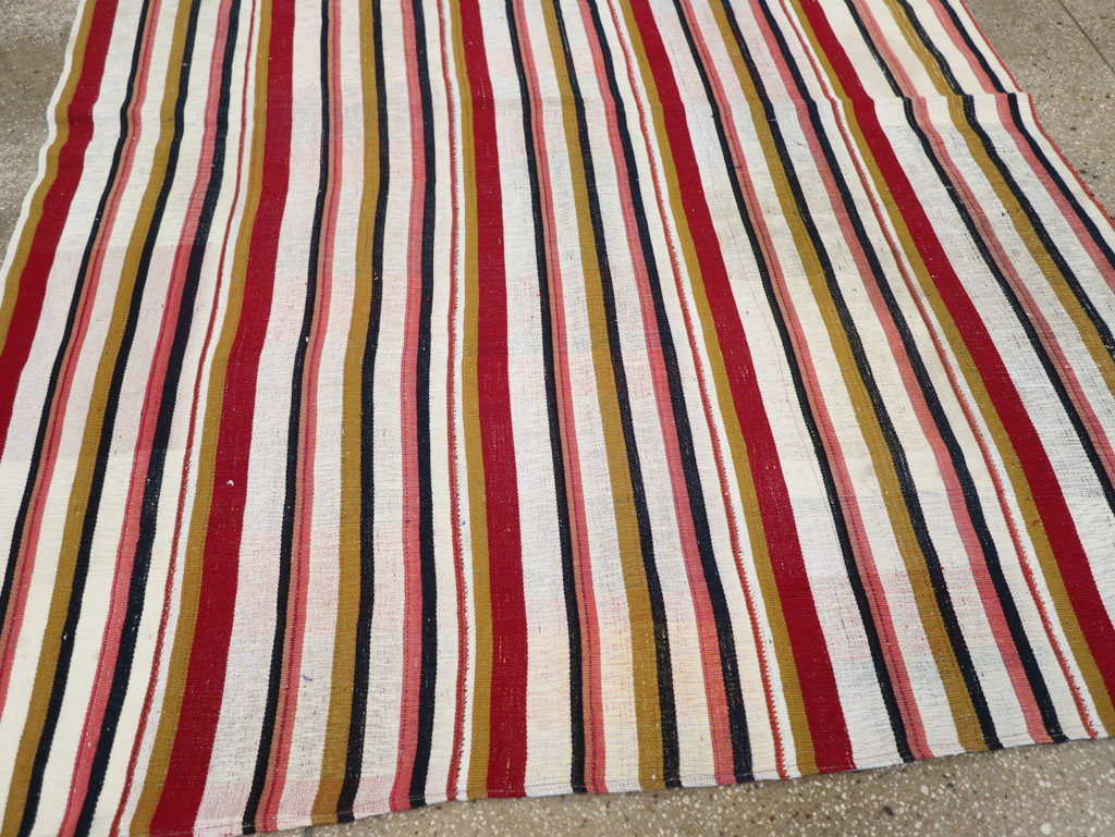 Vintage Turkish Kilim Accent Rug, No.30173 - Staging