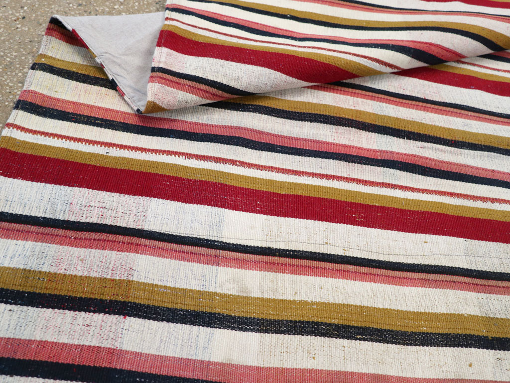 Vintage Turkish Kilim Accent Rug, No.30173 - Staging