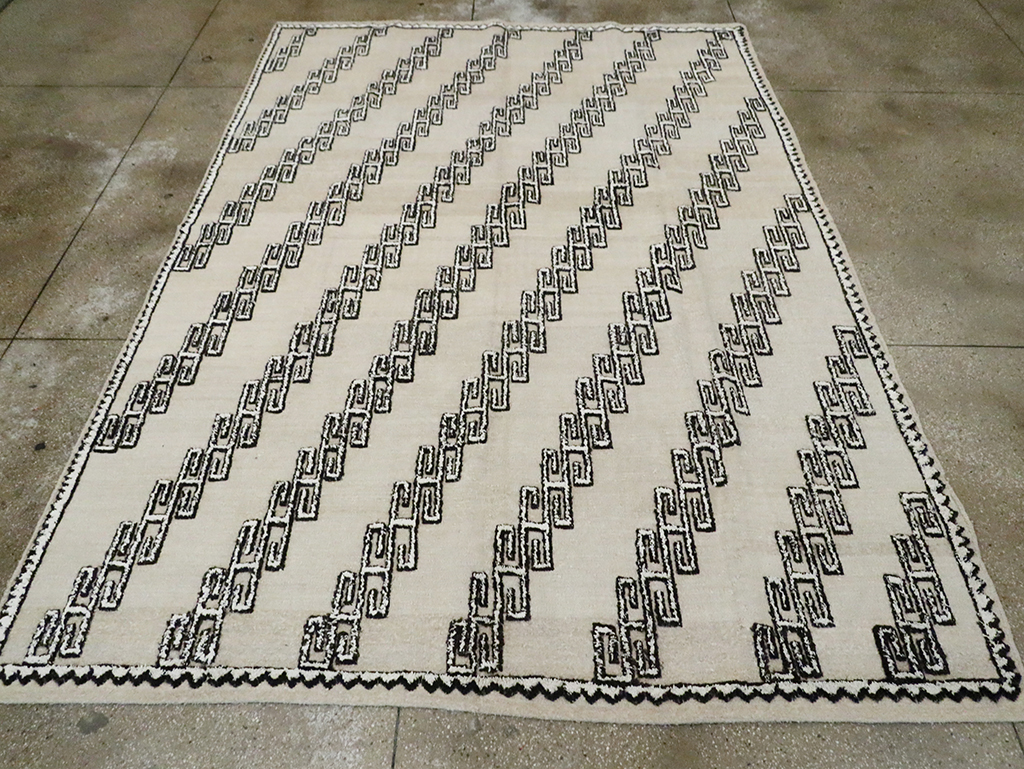 Contemporary Turkish Room Size Carpet, No.30186 - Staging