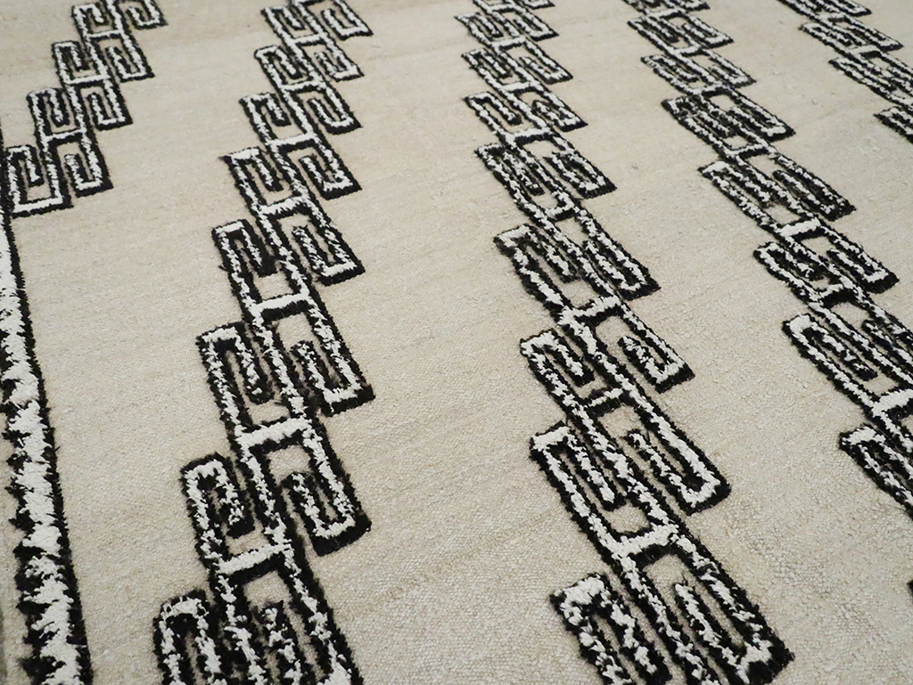 Contemporary Turkish Room Size Carpet, No.30186 - Staging