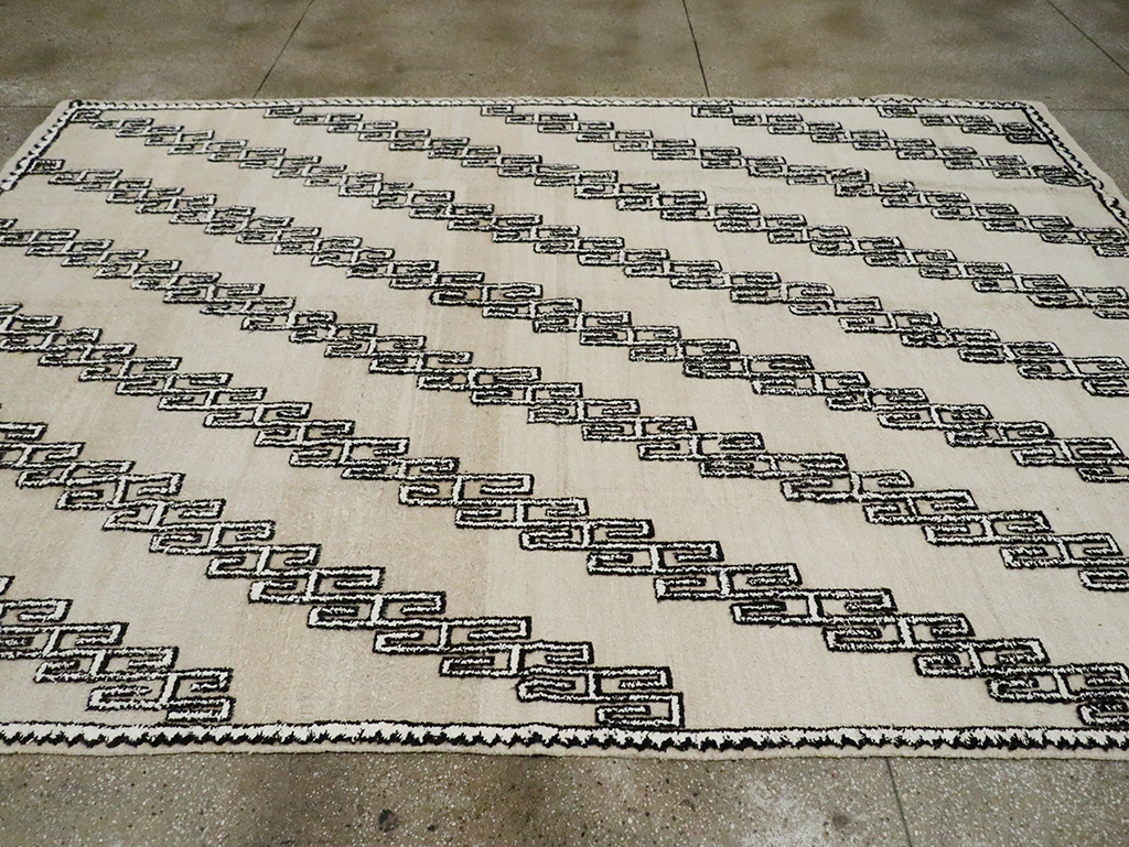 Contemporary Turkish Room Size Carpet, No.30186 - Staging