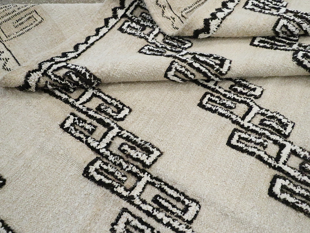 Contemporary Turkish Room Size Carpet, No.30186 - Staging