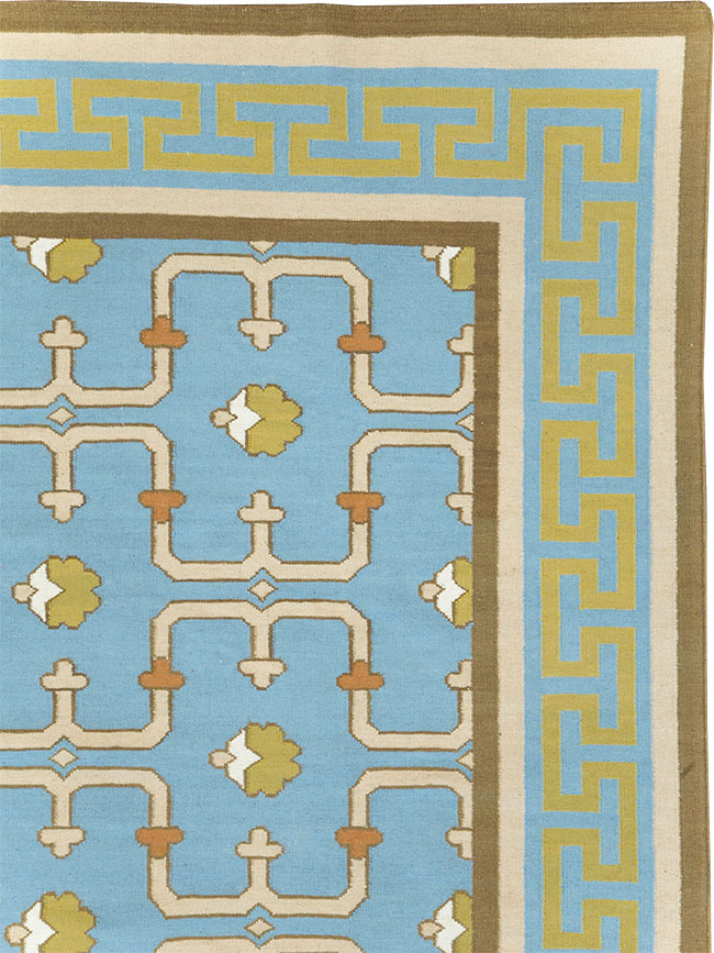 Contemporary Indian Flatweave Dhurrie Room Size Carpet, No.30199 - Staging