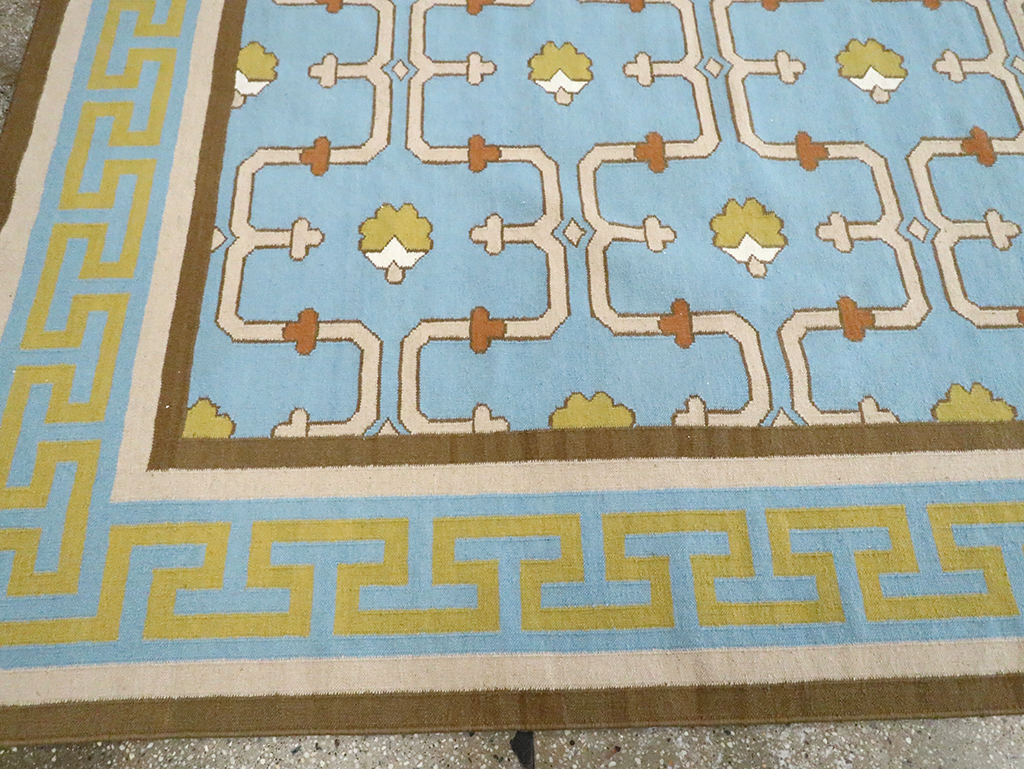 Contemporary Indian Flatweave Dhurrie Room Size Carpet, No.30199 - Staging