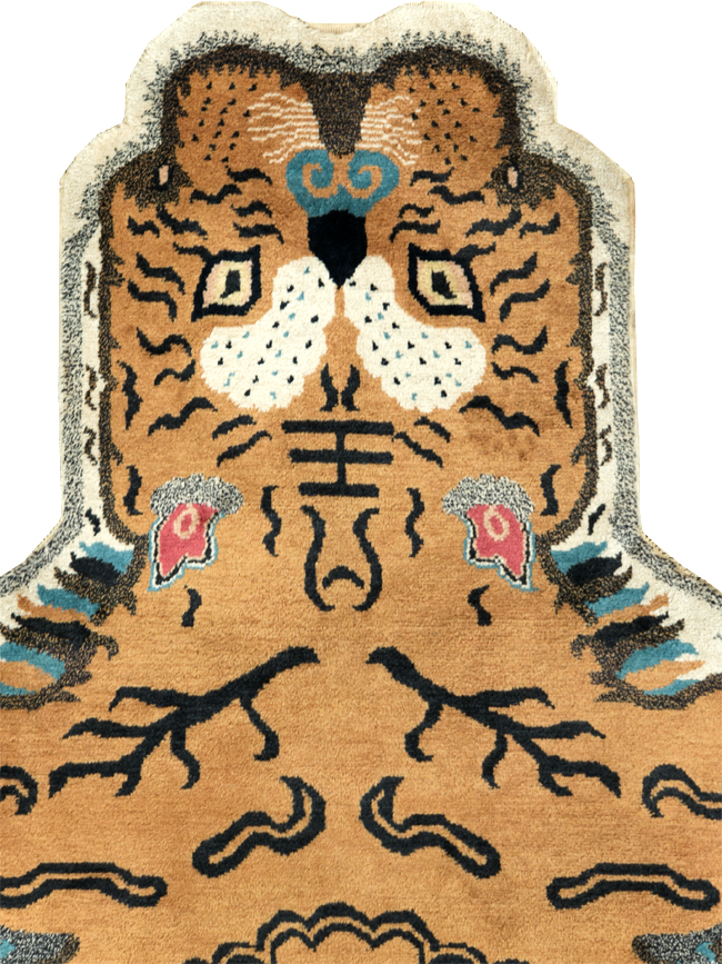 Vintage Pictorial Tibetan Rug, No.30210 - Staging