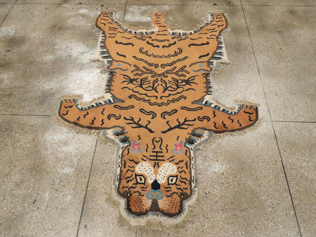 Vintage Pictorial Tibetan Rug, No.30210 - Staging