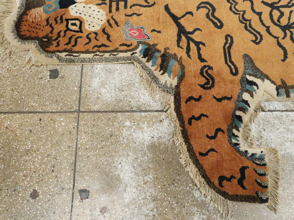 Vintage Pictorial Tibetan Rug, No.30210 - Staging