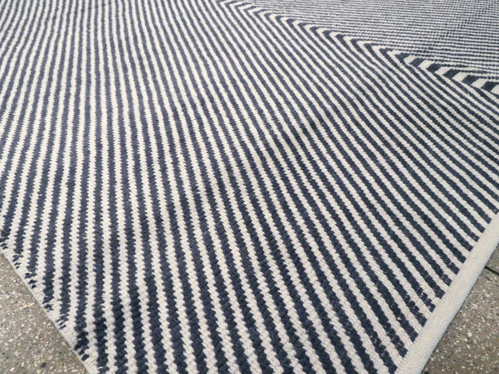 Modern Turkish Room Size Carpet, No.30216 - Staging