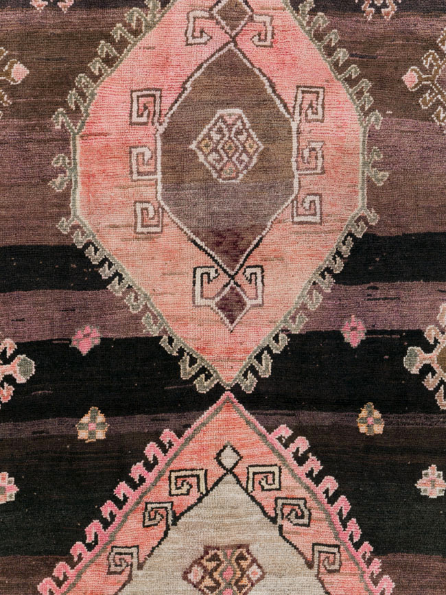 Vintage Anatolian Carpet, No.30257 - Staging