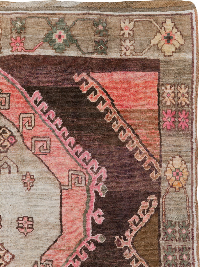 Vintage Anatolian Carpet, No.30257 - Staging