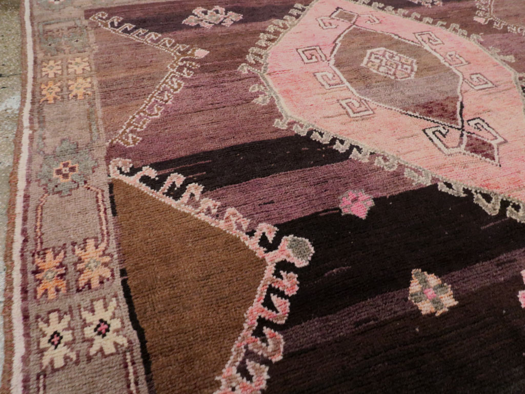 Vintage Anatolian Carpet, No.30257 - Staging