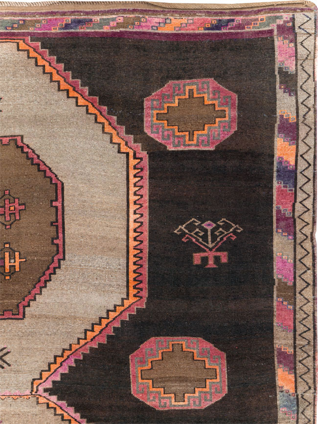 Vintage Turkish Anatolian Carpet, No.30264 - Staging