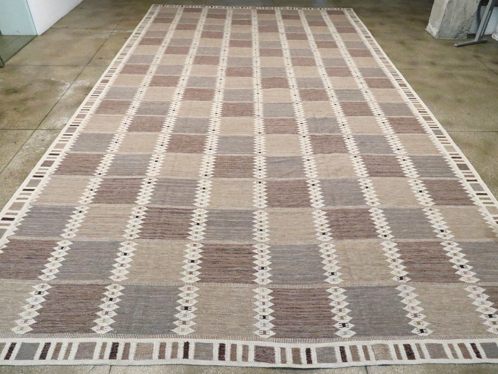 Modern Turkish Flatweave Kilim Oversize Carpet , No.30277 - Staging