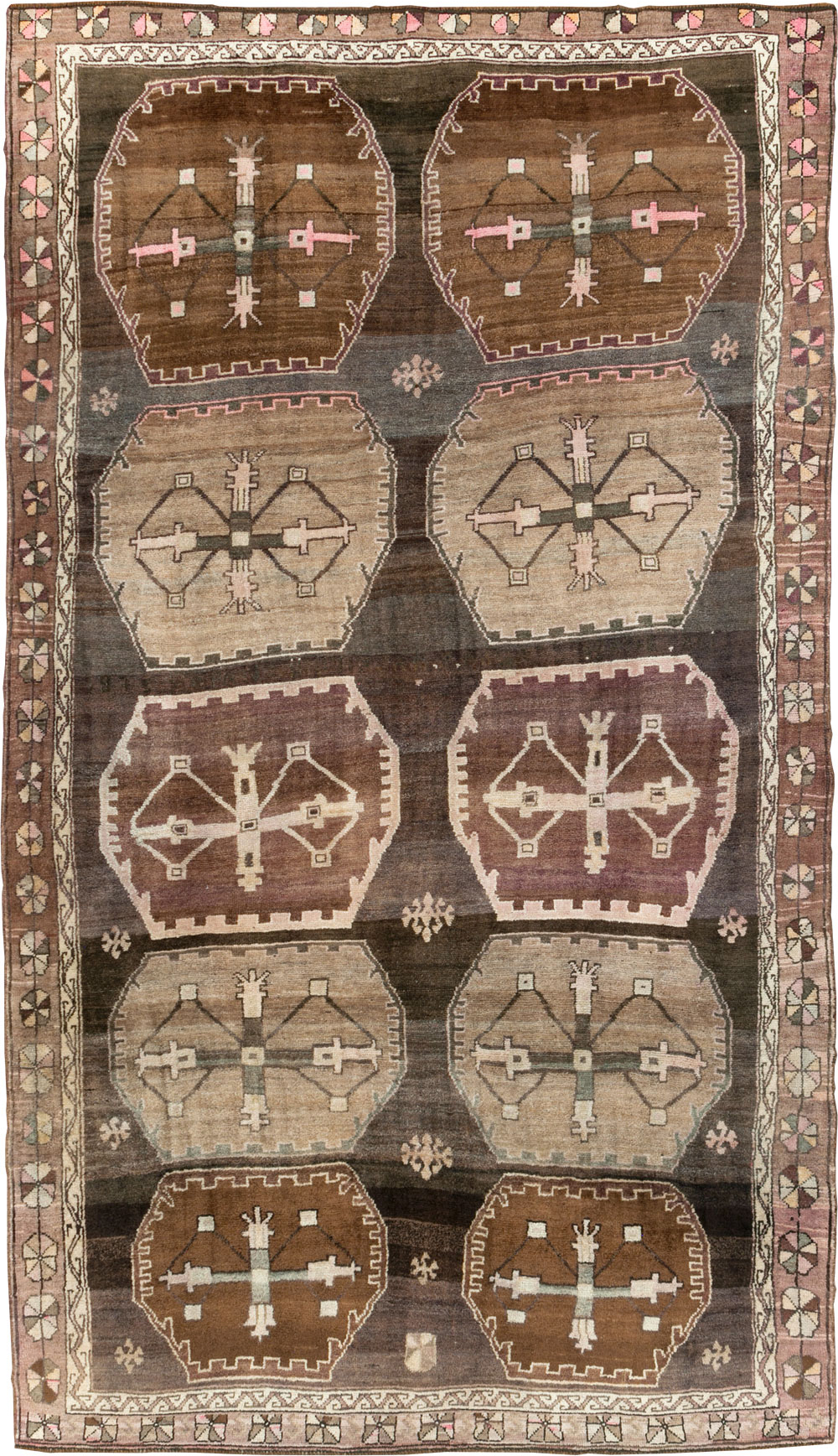 Vintage Turkish Anatolian Room Size Carpet, No.30278 - Staging