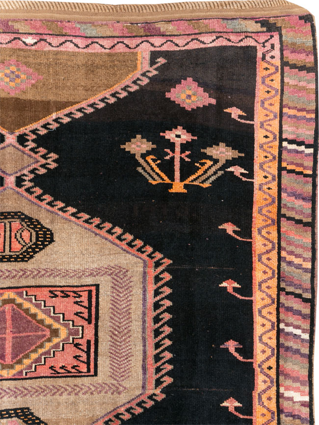 Vintage Turkish Anatolian Room Size Carpet, No.30280 - Staging