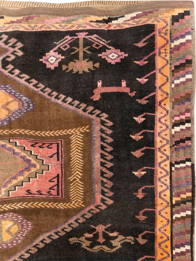 Vintage Turkish Anatolian Room Size Carpet, No.30280 - Staging