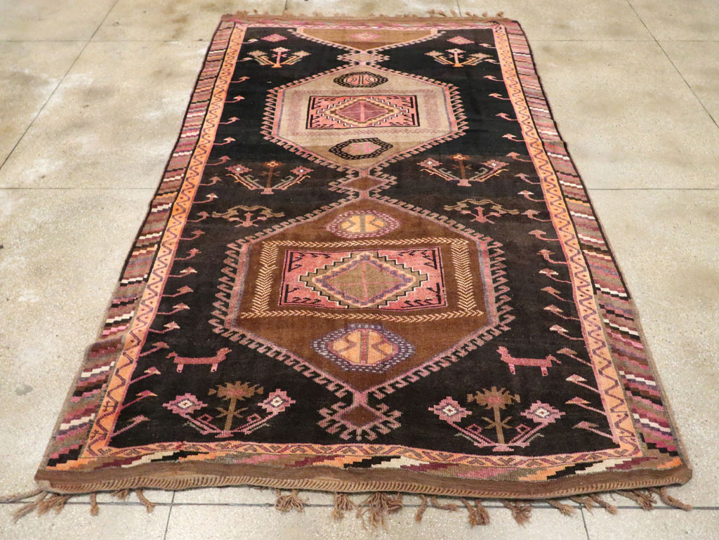 Vintage Turkish Anatolian Room Size Carpet, No.30280 - Staging