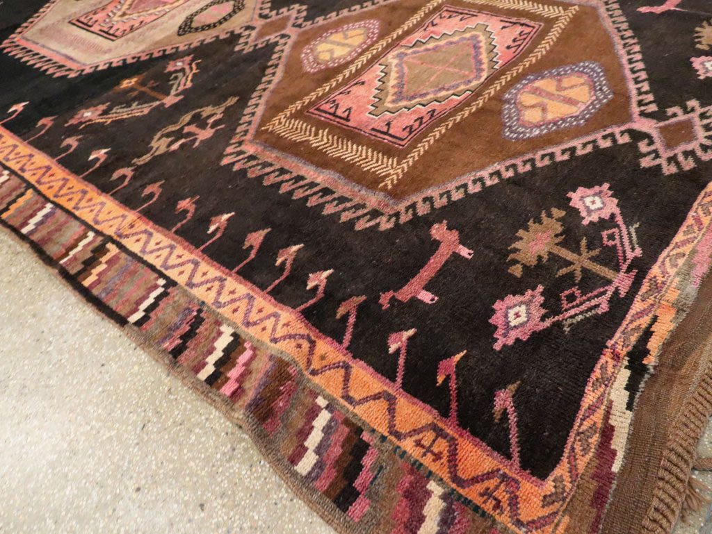 Vintage Turkish Anatolian Room Size Carpet, No.30280 - Staging