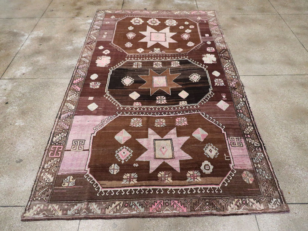 Vintage Turkish Anatolian Room Size Carpet, No.30281 - Staging