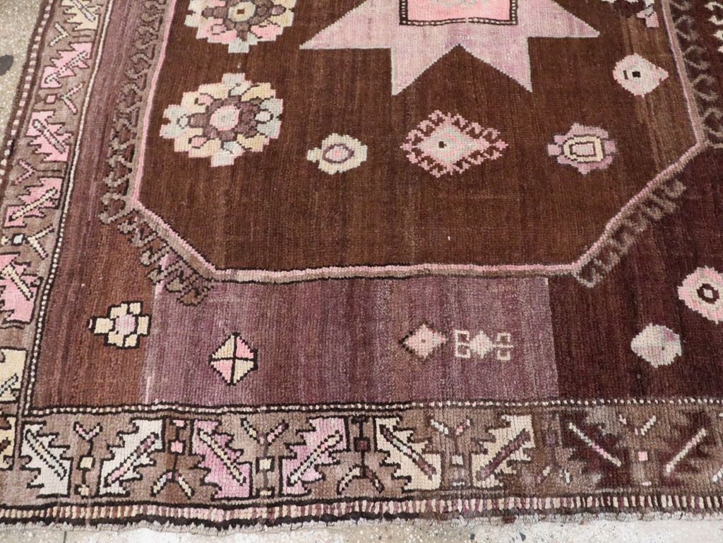 Vintage Turkish Anatolian Room Size Carpet, No.30281 - Staging