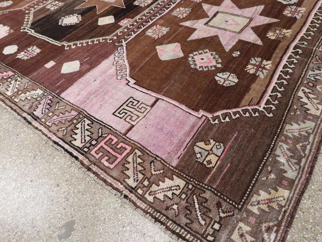 Vintage Turkish Anatolian Room Size Carpet, No.30281 - Staging