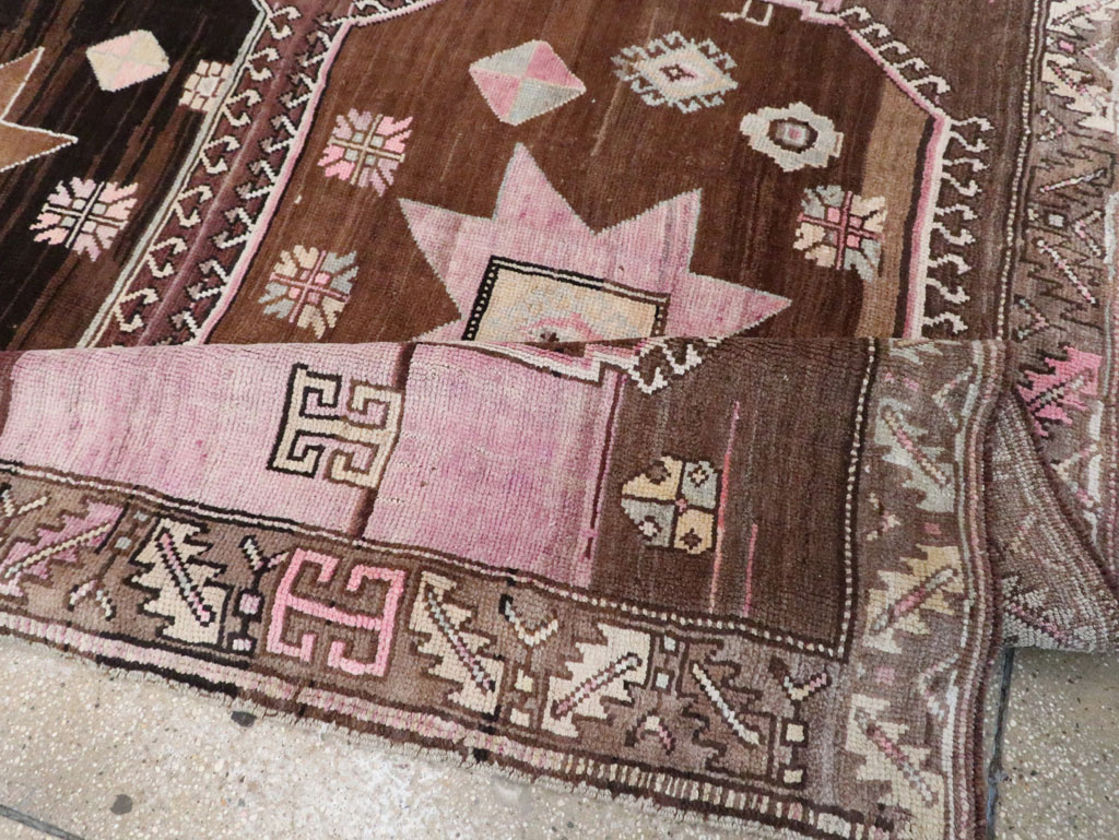 Vintage Turkish Anatolian Room Size Carpet, No.30281 - Staging