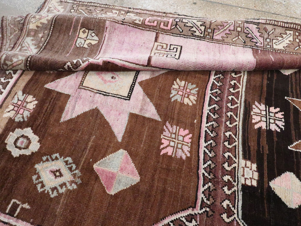 Vintage Turkish Anatolian Room Size Carpet, No.30281 - Staging