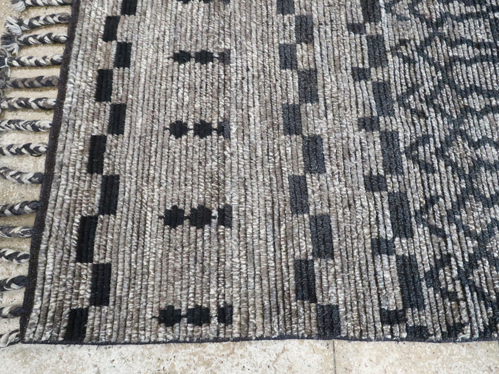 Contemporary Moroccan Inspired Accent Rug, No.30305 - Staging