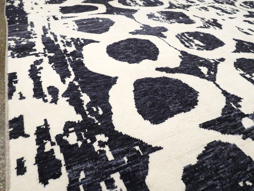 Modern Turkish Carpet, No.30310 - Staging