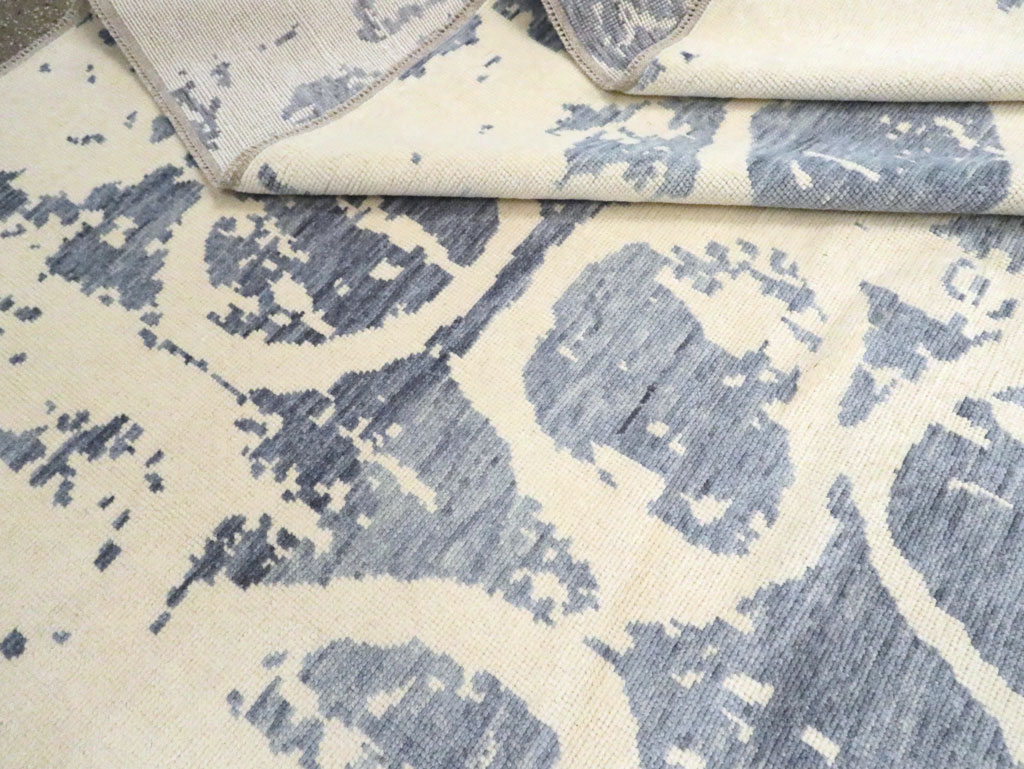 Modern Turkish Room Size Carpet, No.30311 - Staging