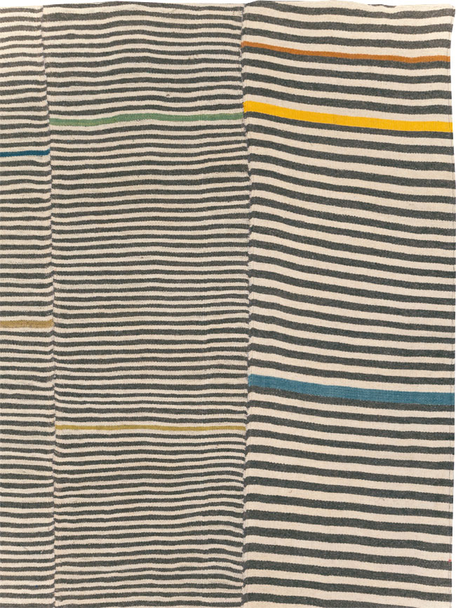 Contemporary Turkish Flatweave Kilim Room Size Carpet, No.30376 - Staging