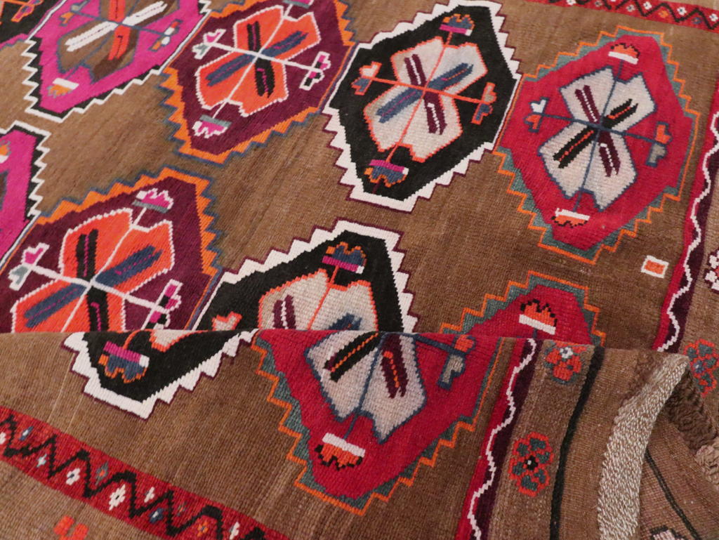 Vintage Turkish Anatolian Small Room Size Carpet, No.30390 - Staging