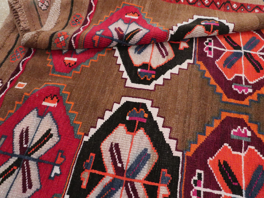Vintage Turkish Anatolian Small Room Size Carpet, No.30390 - Staging