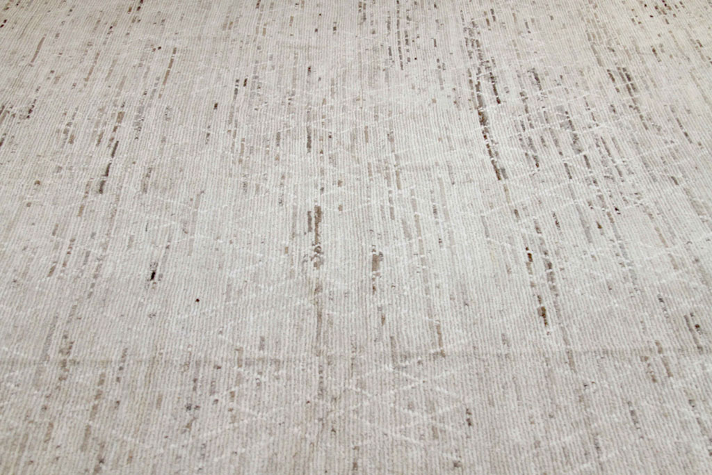 Contemporary Moroccan Room Size Carpet, No.30397 - Staging