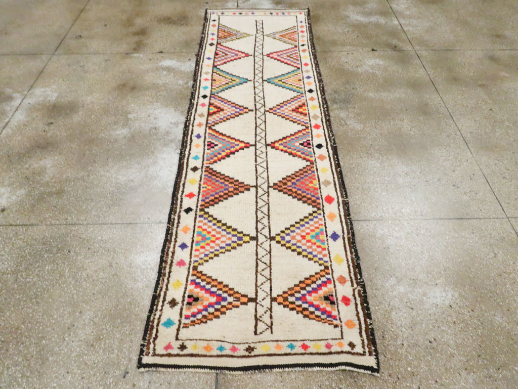 Vintage Anatolian Runner, No.30410 - Staging
