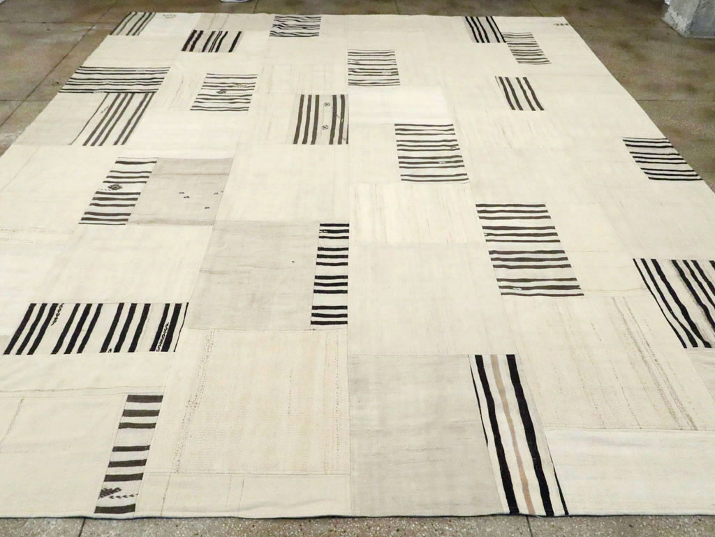 Contemporary Turkish Flatweave Kilim, No.30434 - Staging