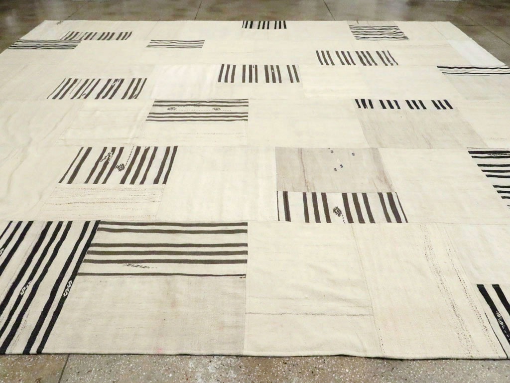 Contemporary Turkish Flatweave Kilim, No.30434 - Staging