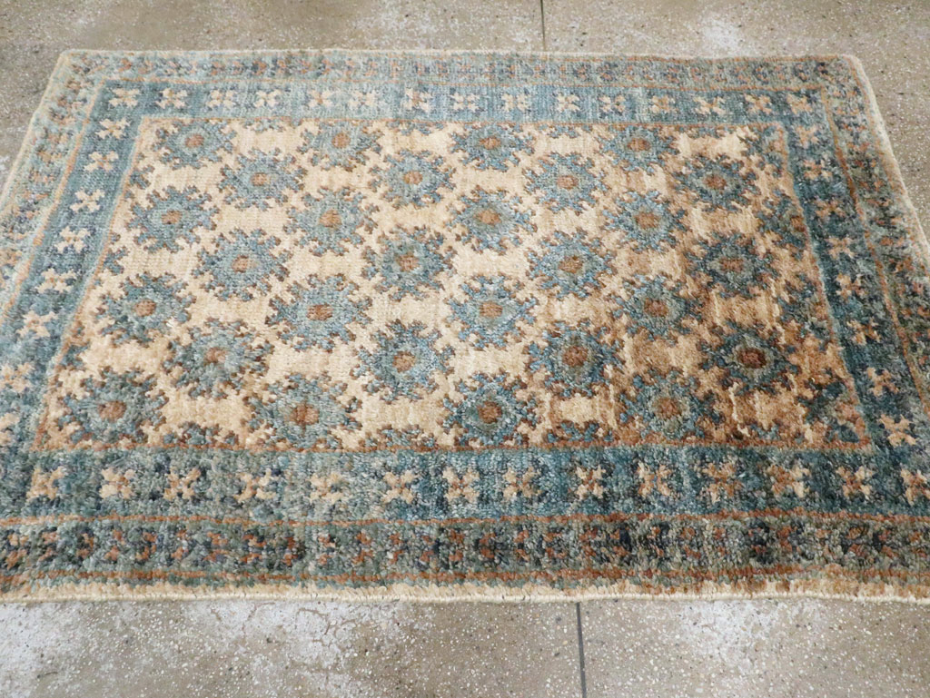 Vintage Turkish Oushak Accent Rug, No.30440 - Staging