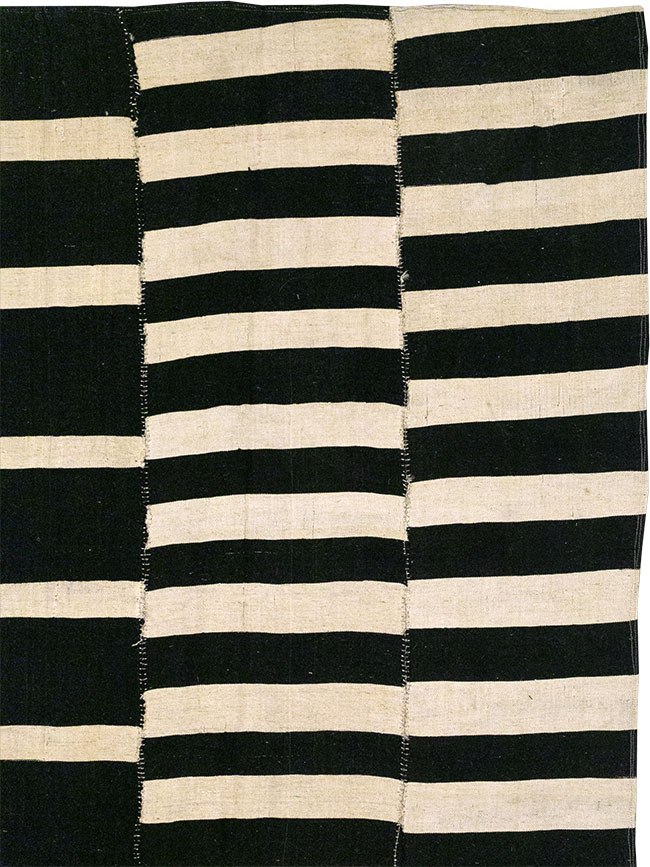 Modern Persian Flatweave Kilim Large Room Size Carpet, No.30458 - Staging