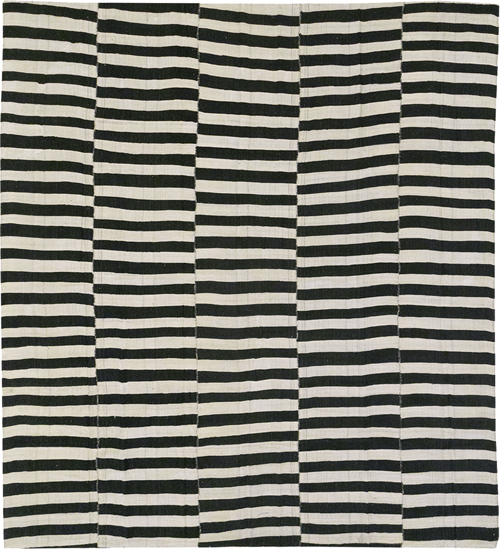 Vintage Persian Flatweave Kilim Room Size Carpet, No.30459 - Staging