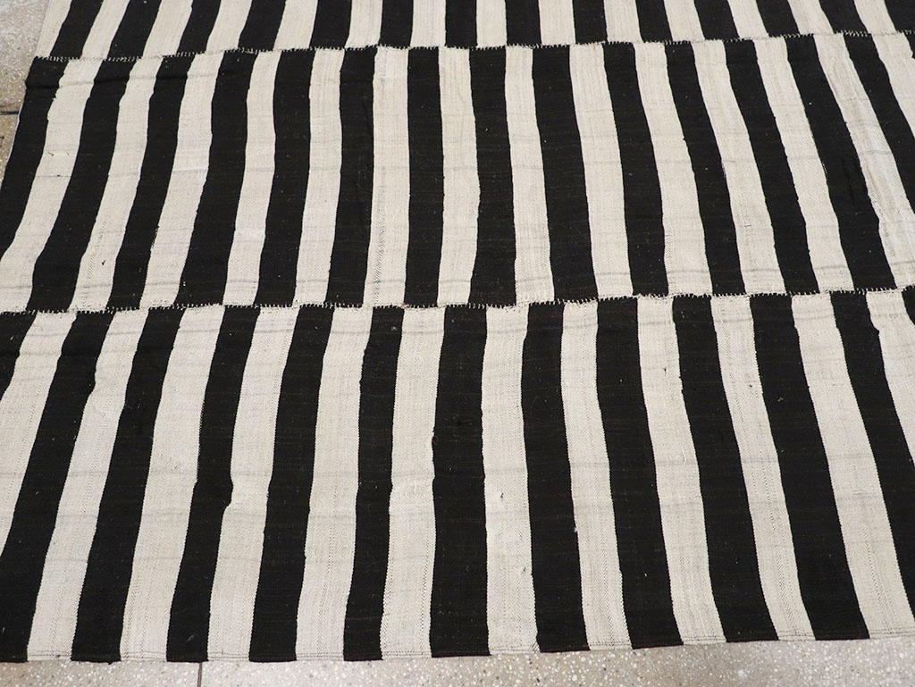 Vintage Persian Flatweave Kilim Room Size Carpet, No.30459 - Staging