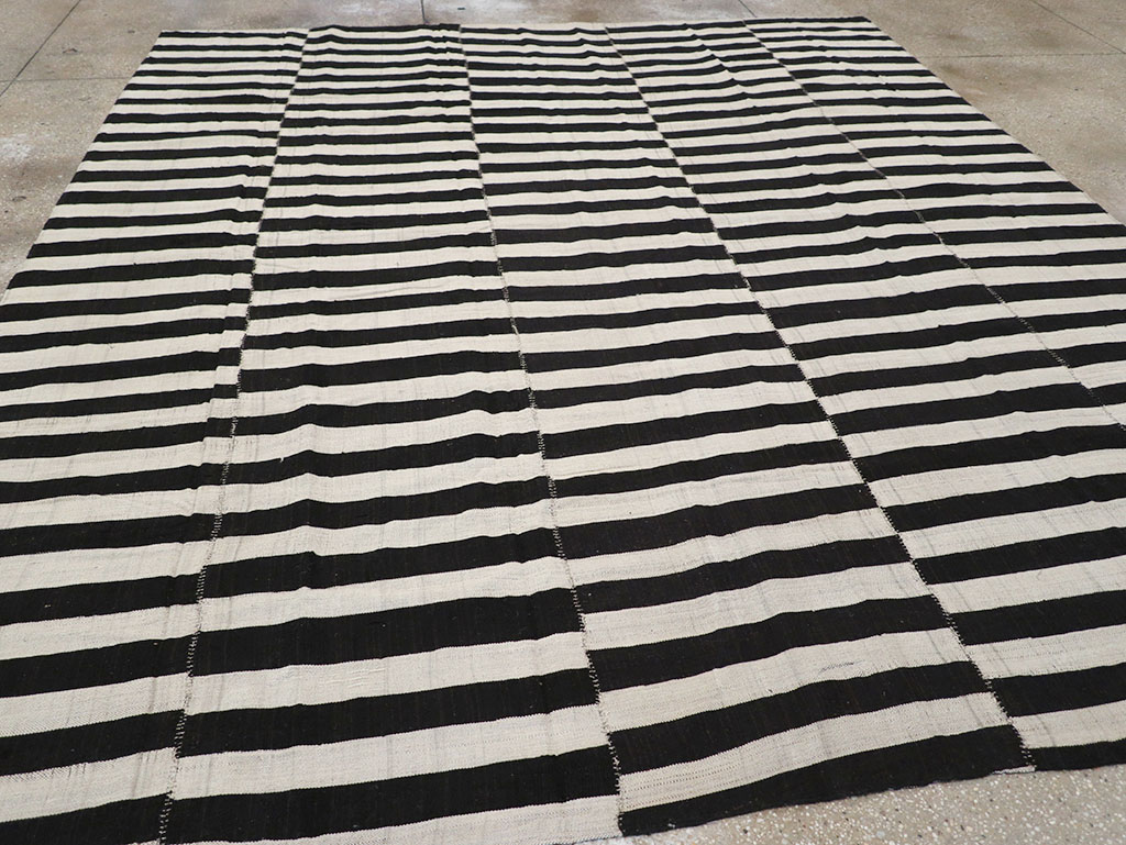 Vintage Persian Flatweave Kilim Room Size Carpet, No.30459 - Staging